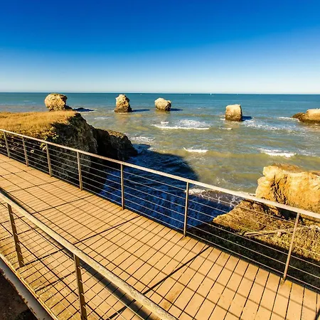 Apartment Face Mer Sur La Corniche St